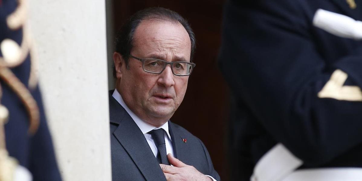 Hollande nariadil zintenzívniť letecké údery na postavenia IS v Sýrii a Iraku