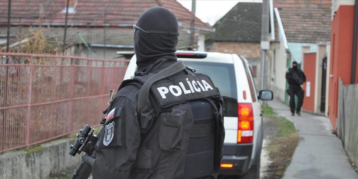 Kukláči zadržali drogového dílera v Košiciach