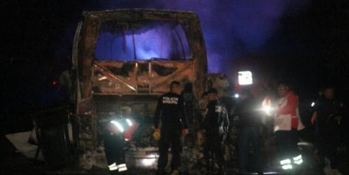 Autobusové nešťastie v Mexiku: Zahynulo najmenej 20 ľudí, 15 sa zranilo