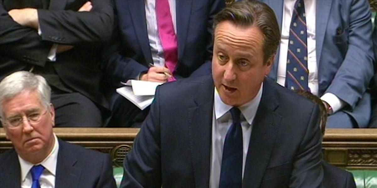Cameron: Británia po parížskych útokoch výrazne zvýši výdavky na obranu