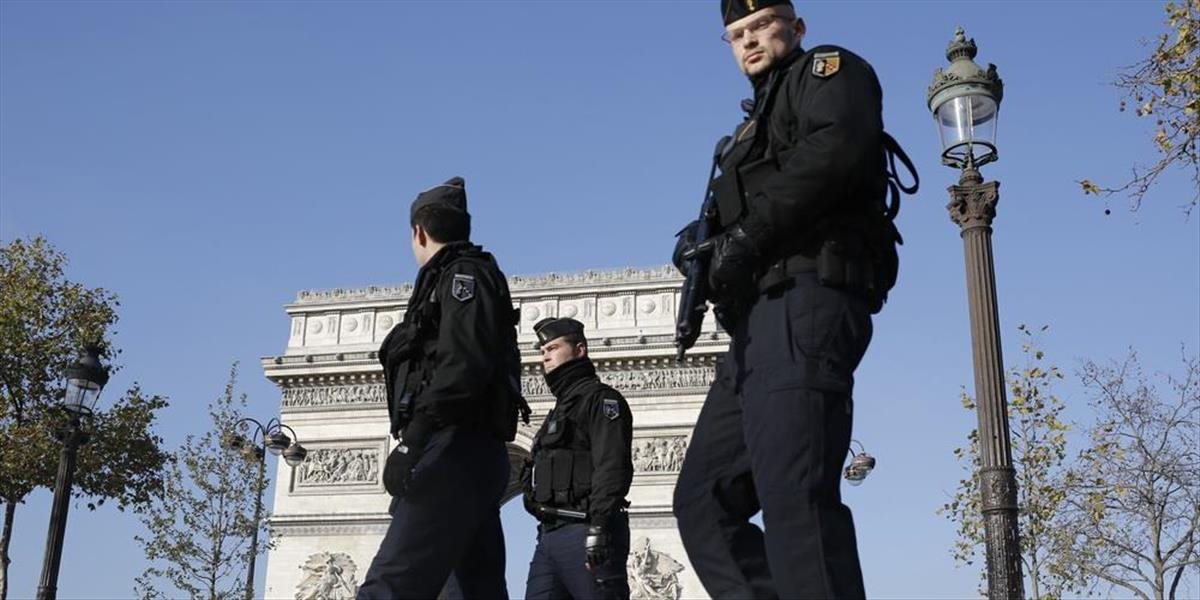 Zametač ulíc našiel v Paríži vestu s výbušninami