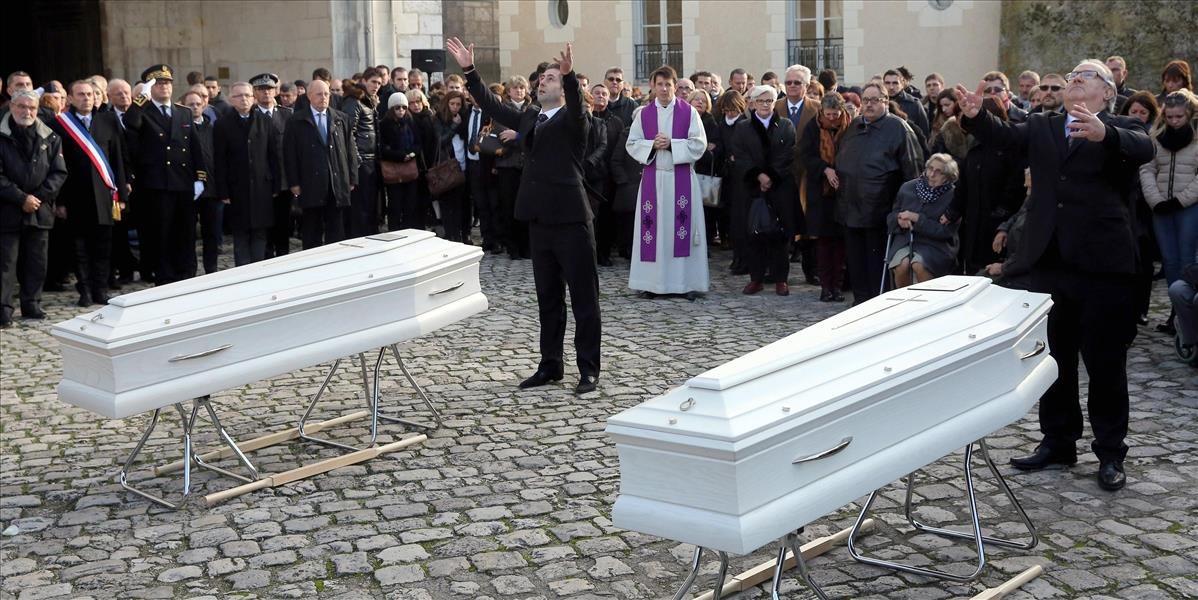 FOTO Vo Francúzsku začali pochovávať obete parížskych atentátov