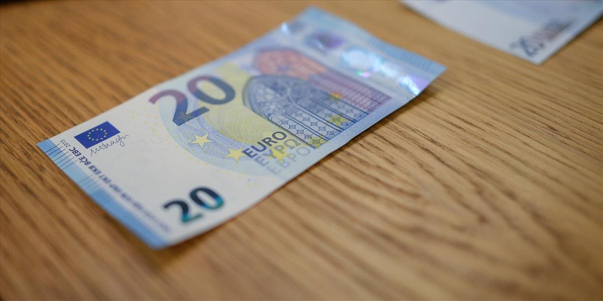 FOTO Od stredy budeme môcť platiť už aj novou 20-eurovou bankovkou