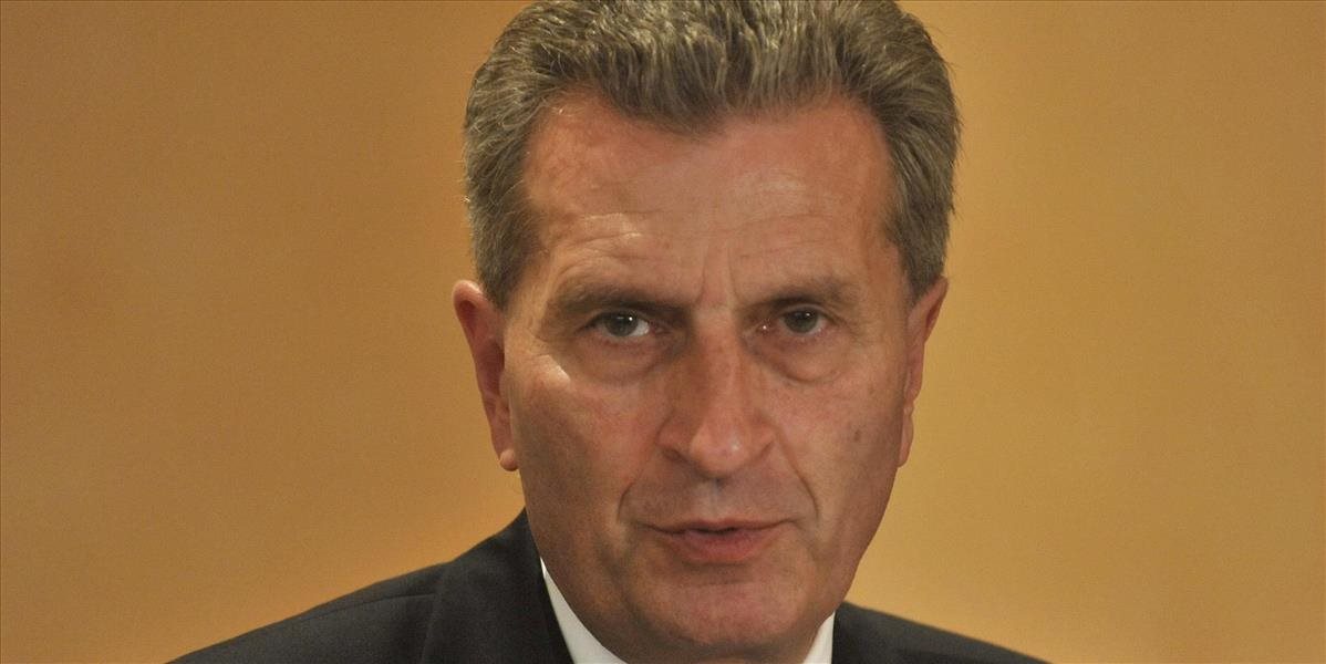 Nemecký eurokomisár Oettinger: Nemecké právo na azyl je spoluzodpovedné za utečeneckú krízu