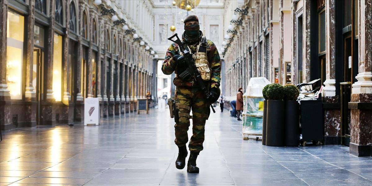 Brusel znížil stupeň výstrahy pred teroristickými útokmi na druhý najvyšší