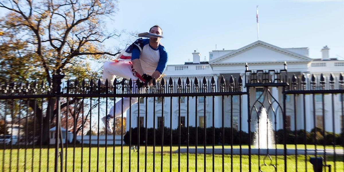 Muž preskočil plot Bieleho domu, keď Obamovci slávili Deň vďakyvzdania