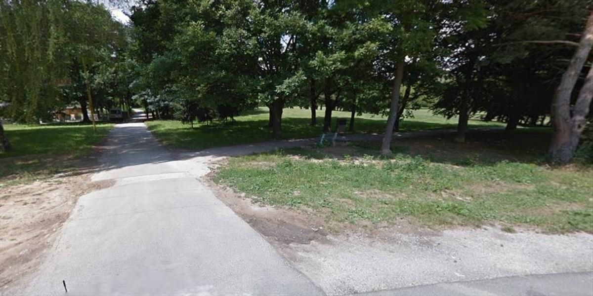 V Mestskom parku v Prievidzi znásilnili 40-ročnú ženu