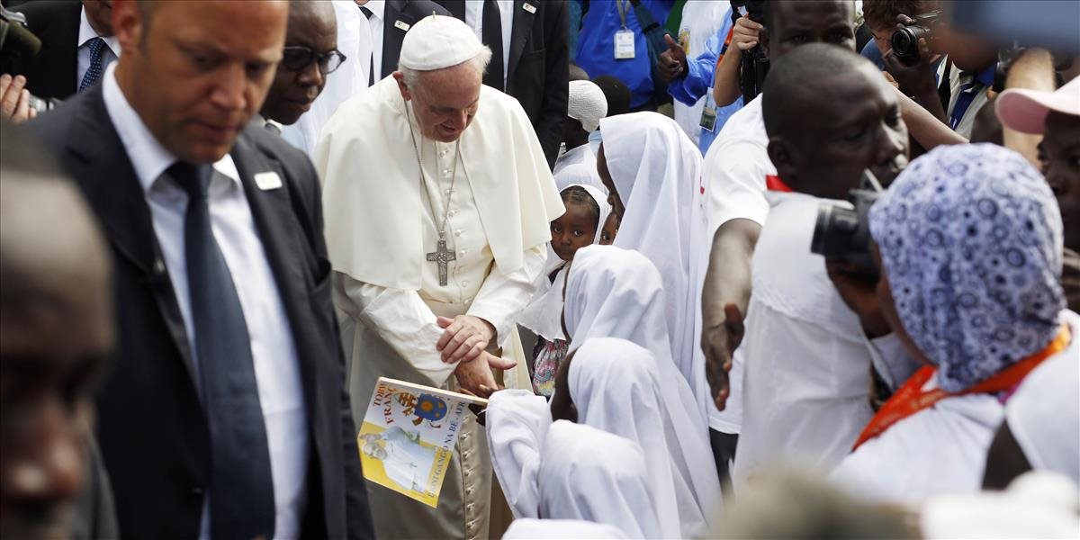 FOTO Pápež sa stretol s moslimami v hlavnom meste Stredoafrickej republiky, niesol posolstvo mieru