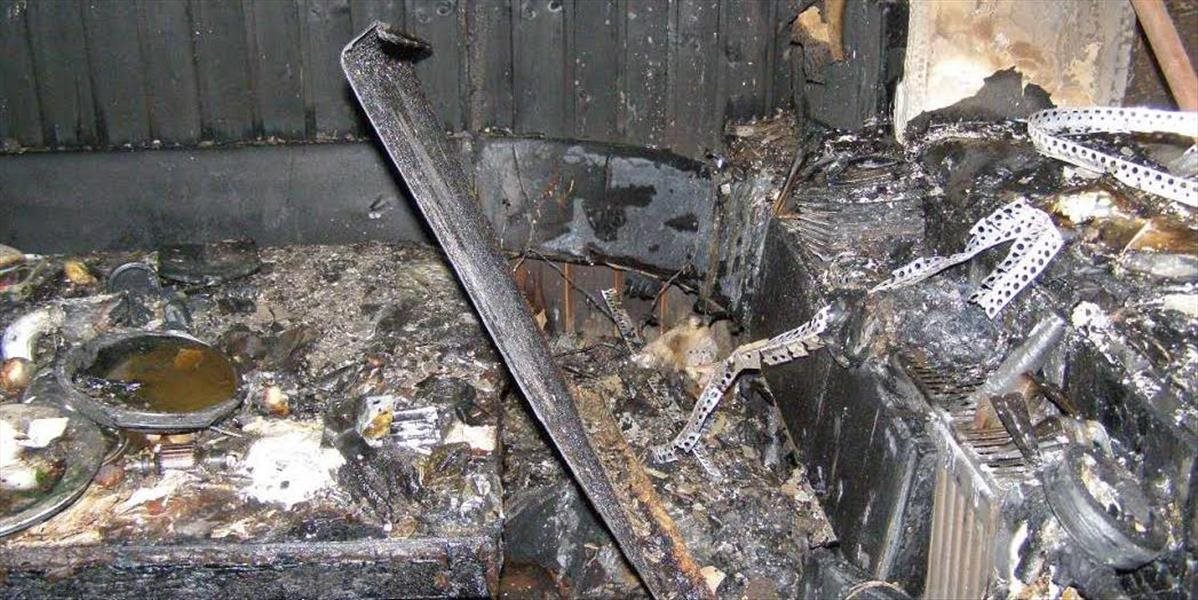 FOTO Po lokalizácii požiaru našli hasiči v dome mŕtveho muža