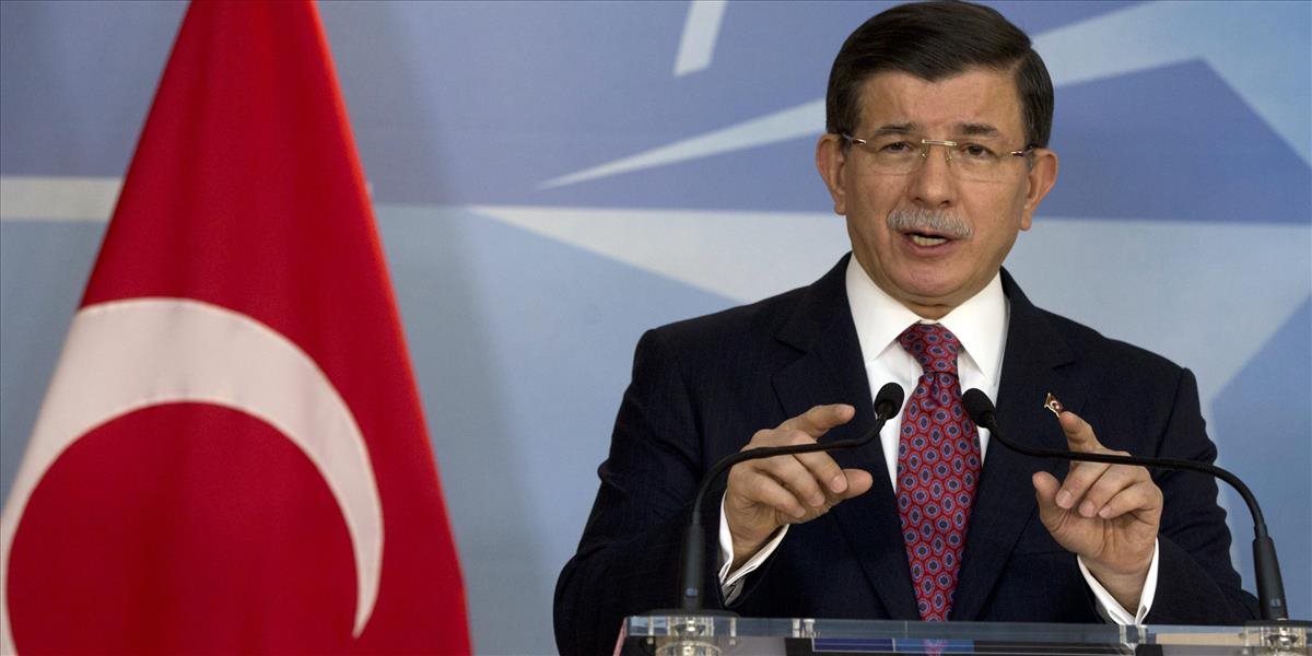 NATO chce viac podporiť Turecko, premiér Davutoglu sa odmieta ospravedlniť Rusku