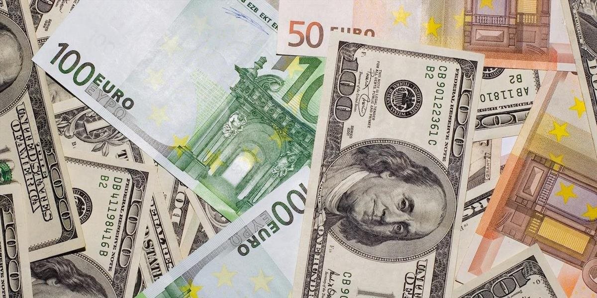 Euro zostáva pod tlakom, ráno sa predávalo po 1,0580 USD