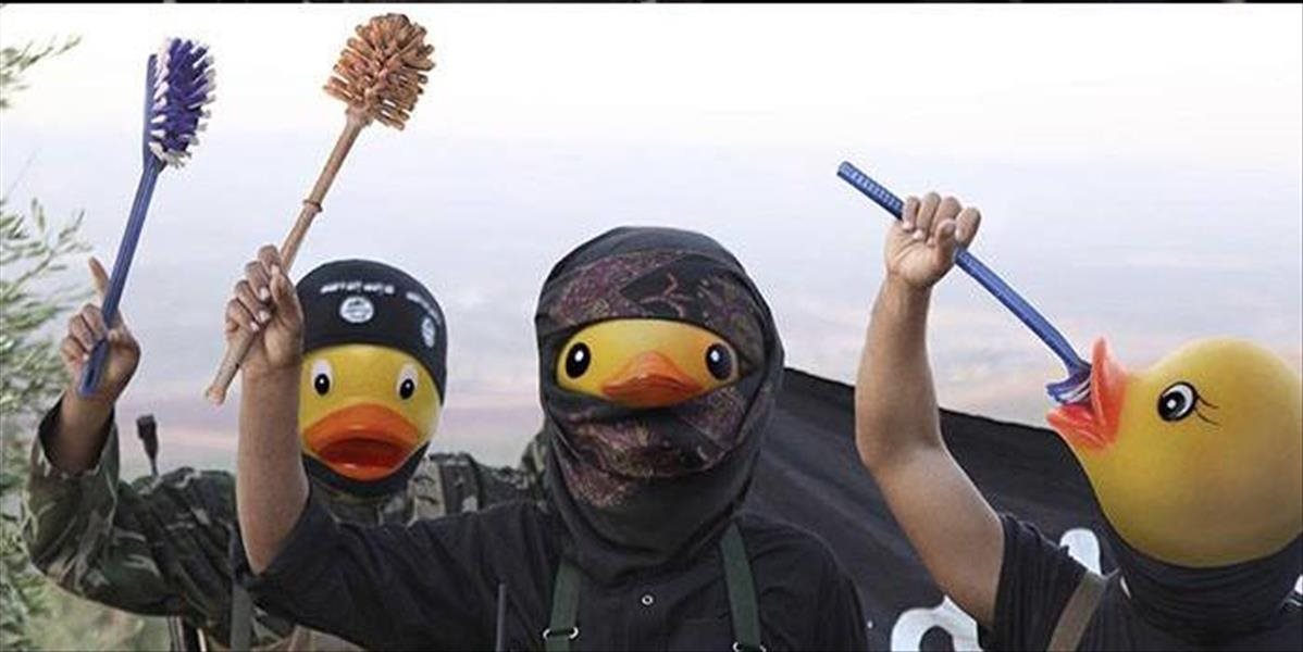 FOTO Allahu Kvakbar: Recesisti vyhlásili džihádistom vojnu! Z bojovníkov sa stali gumené kačičky
