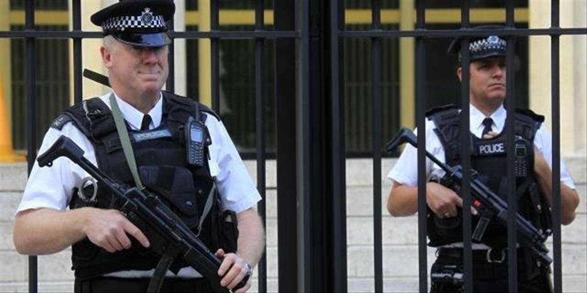Britská polícia zadržala štyroch mužov podozrivých z terorizmu