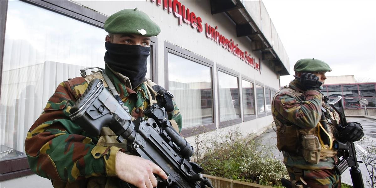 Polícia uskutočnila v Bruseli ďalších päť razií v pátraní po džihádistoch