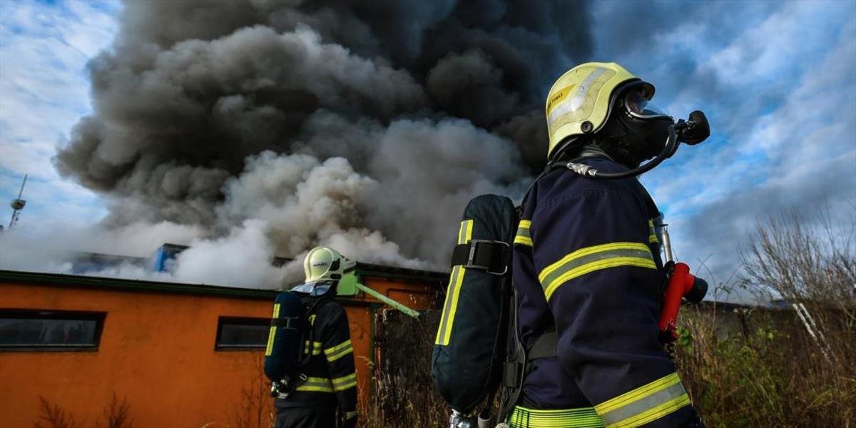 Požiar haly v priemyselnej zóne v českom Turnove má ďalšiu obeť