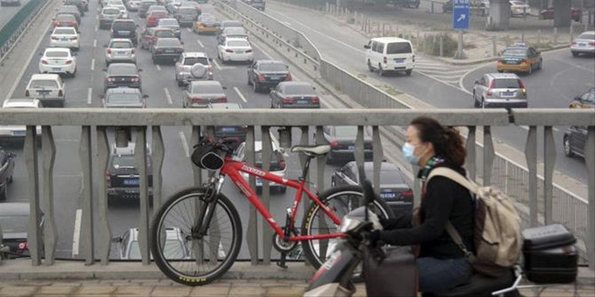 Čína začne vymáhať od znečisťovateľov životného prostredia kompenzácie