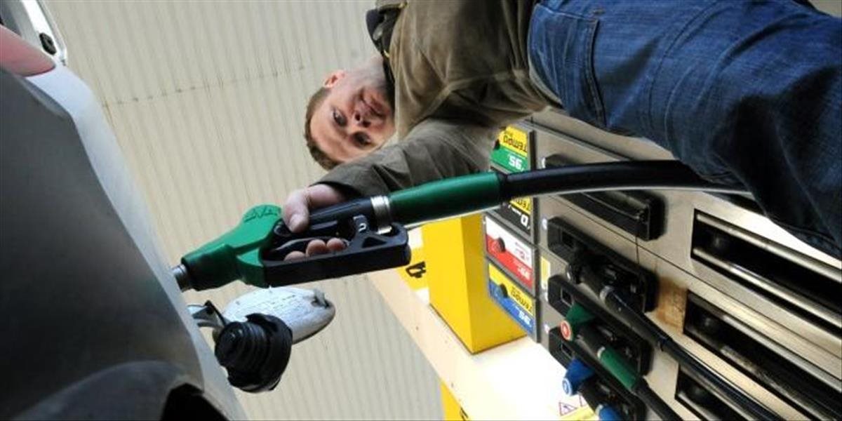 Ceny pohonných látok klesli, zlacnelo aj LPG