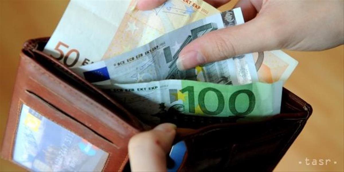 Priemerná mzda na Slovensku vzrástla, v treťom kvartáli dosiahla 861 eur