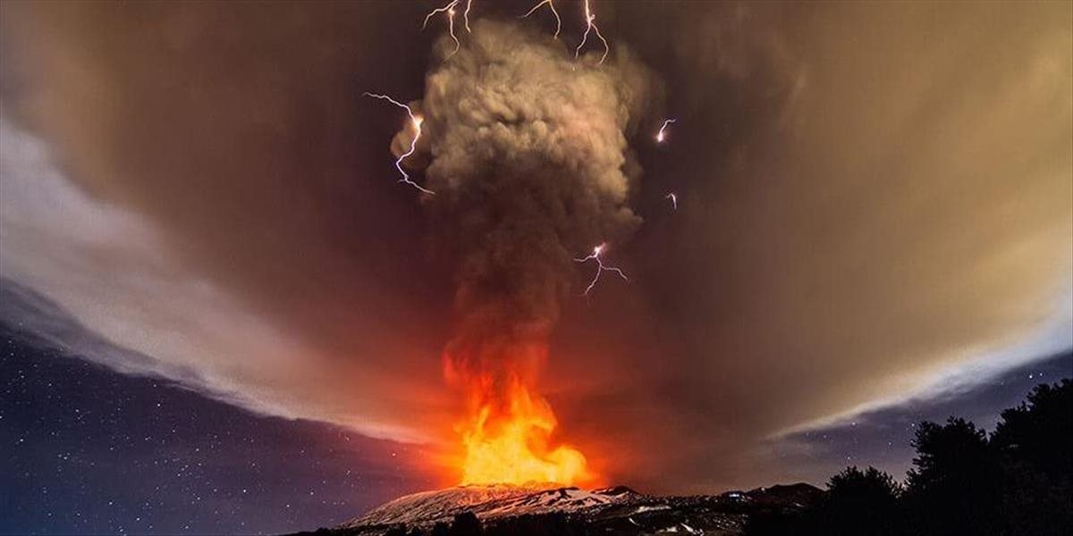 FOTO Neuveriteľné prírodné divadlo: Najvyššia európska sopka sa prebudila