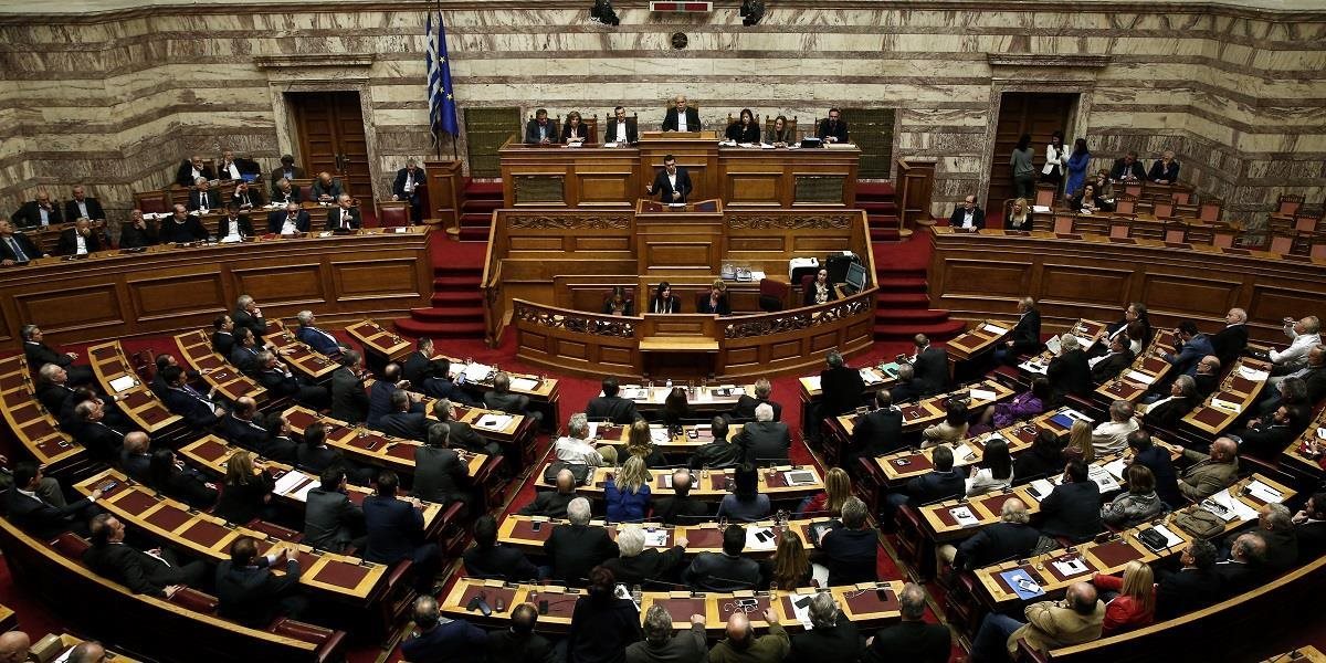 Grécky parlament schválil rozpočet na rok 2016