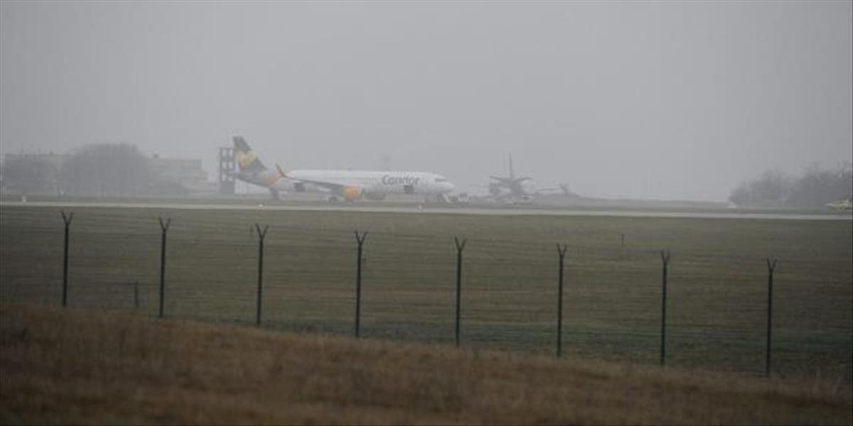 Lietadlo smerujúce do Egypta pristálo v Budapešti pre bombový poplach