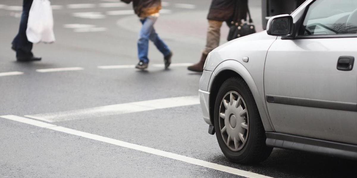 Cestné kontroly sa zamerajú na povinnosti chodcov i požitie alkoholu