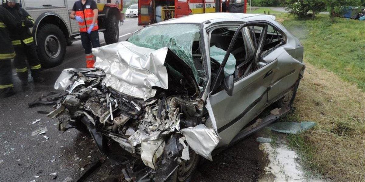 Zrážka troch áut pri Nedožeroch-Brezanoch si vyžiadala dvoch zranených