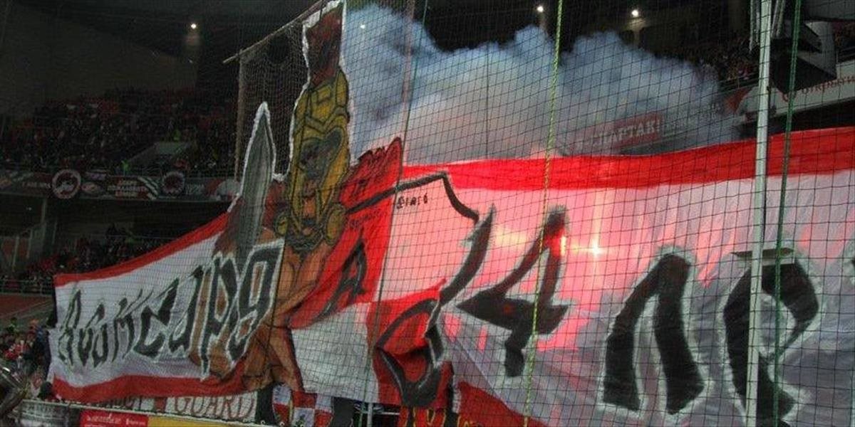 Priaznivci Spartaka Moskva spálili turecké vlajky, klub dostal pokutu