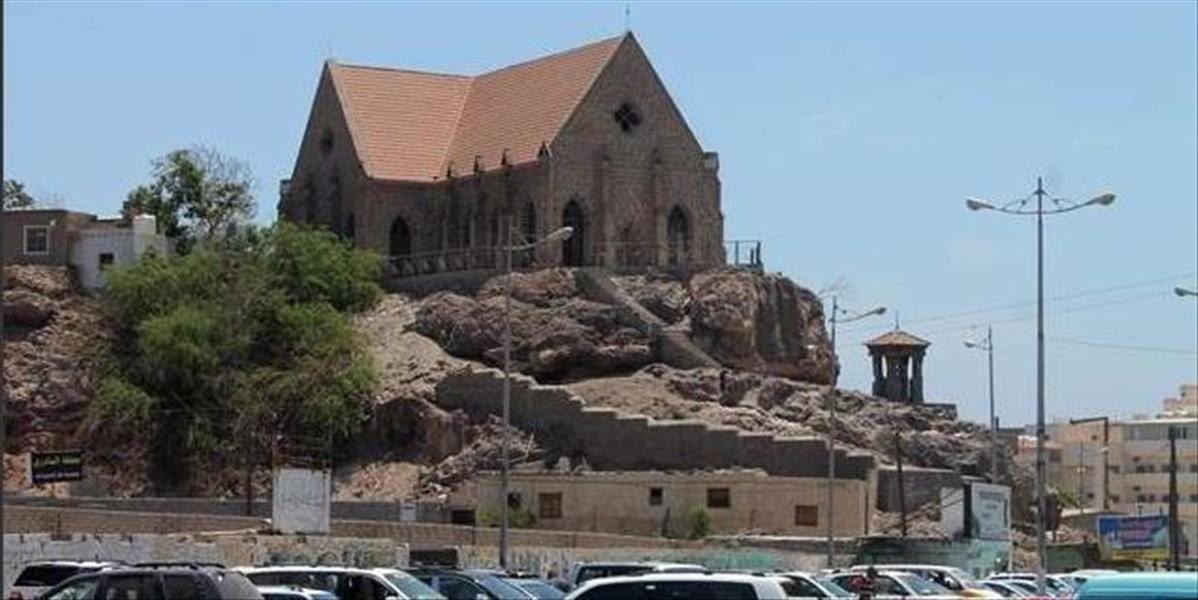 Maskovaní ozbrojenci zničili kostol v Adene na juhu Jemenu