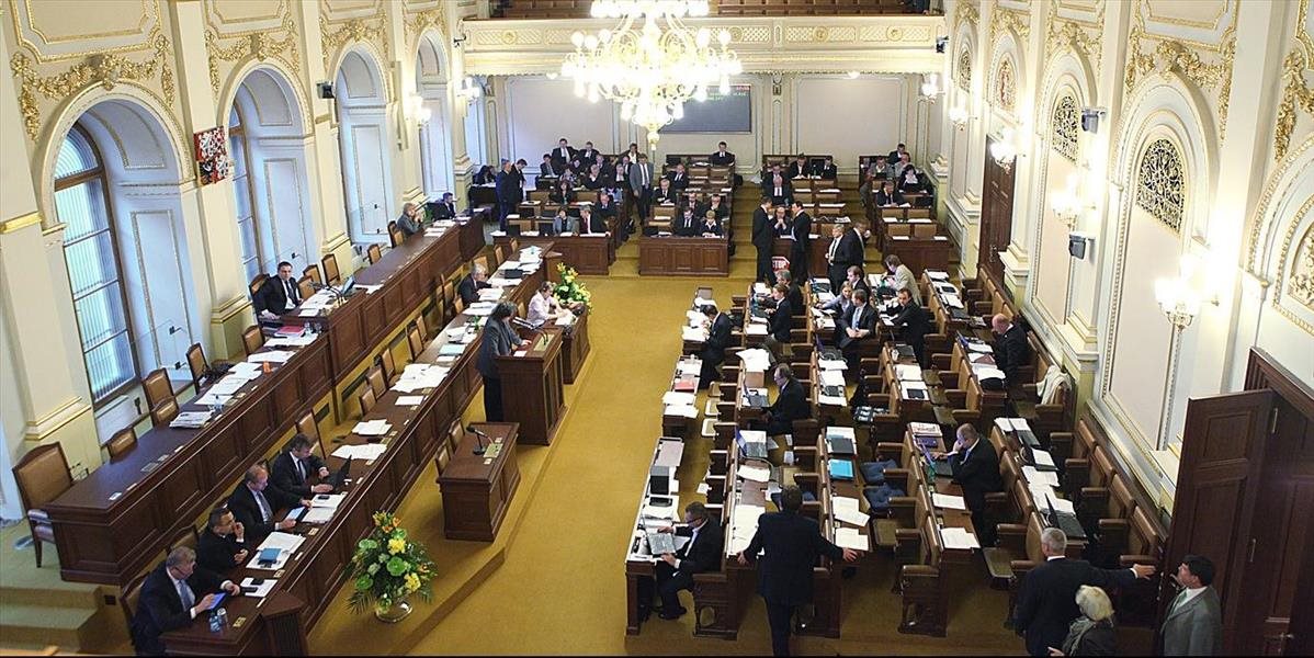 Českí poslanci schválili návrh rozpočtu s deficitom 70 miliárd