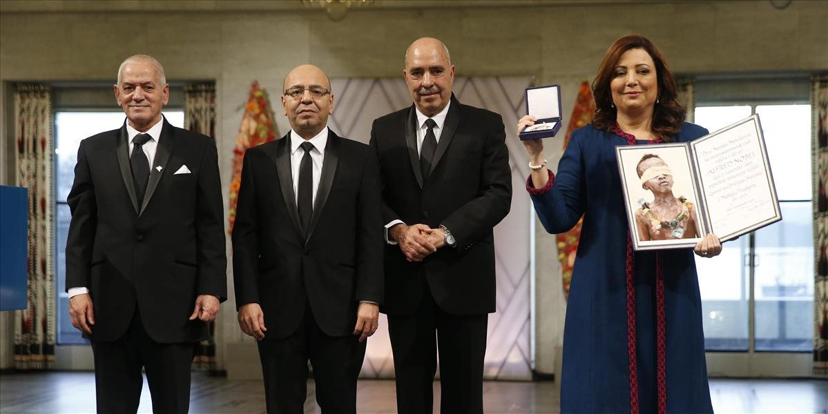 FOTO Zástupcovia kvarteta pre národný dialóg v Tunisku prebrali Nobelovu cenu mieru
