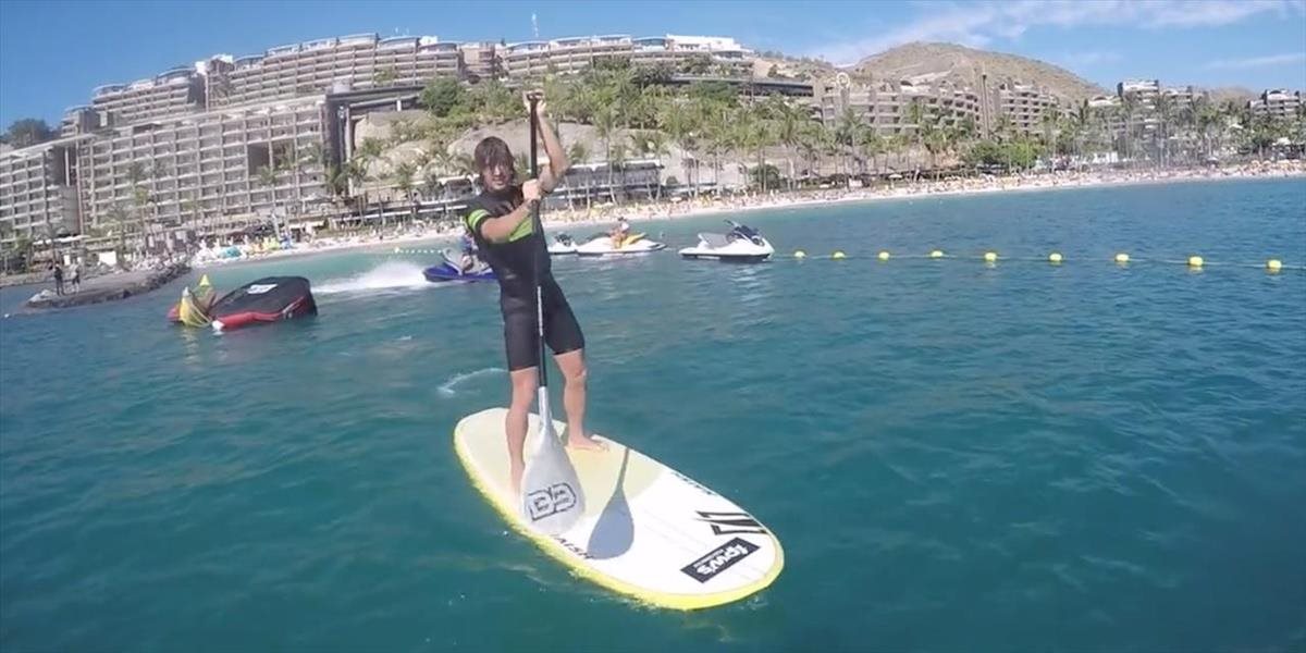 VIDEO Sagan si vyskúšal pádlovanie na surfe a nový dres