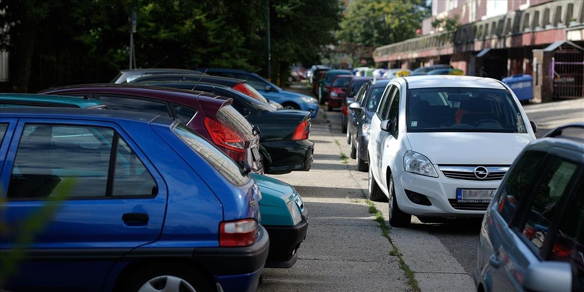 Viac ako 80 % vodičov v mestách zápasí s nedostatkom parkovacích miest