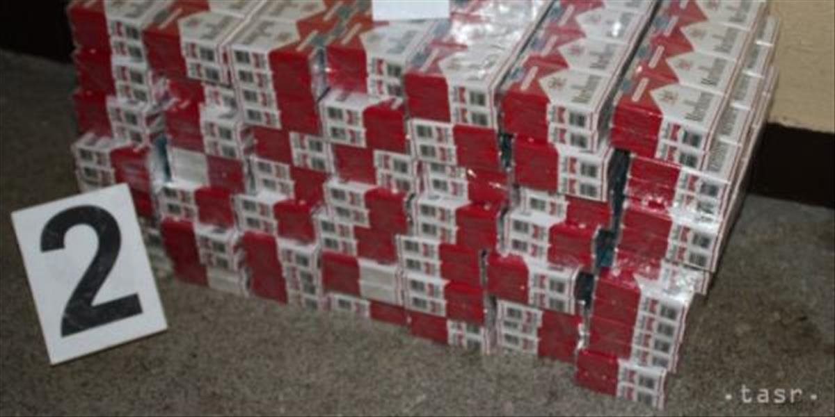 Na benzínke v Banskej Bystrici našli stovky krabičiek ukrajinských cigariet