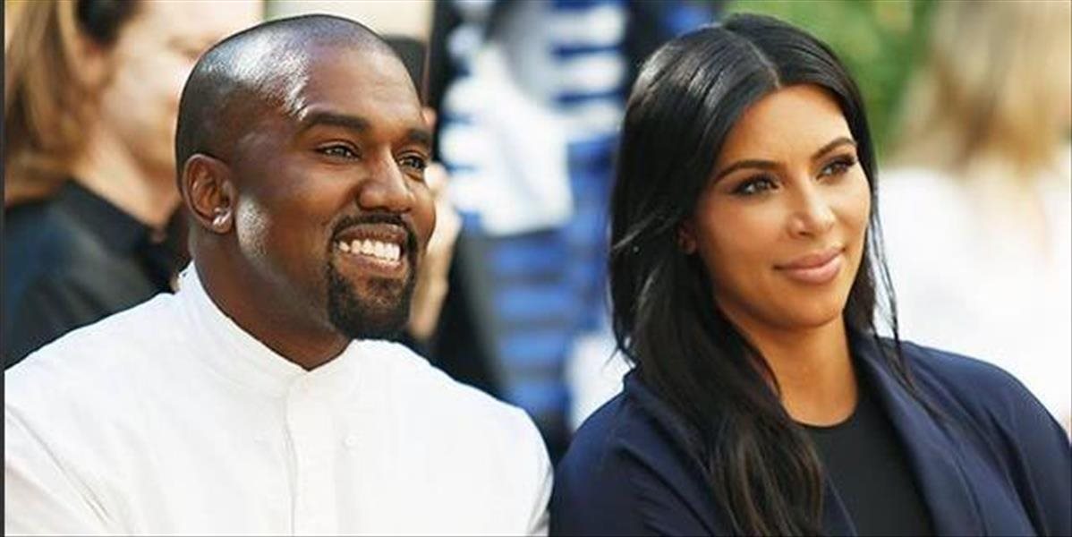 Kanye West a Kim Kardashian venujú charite tisíc párov topánok