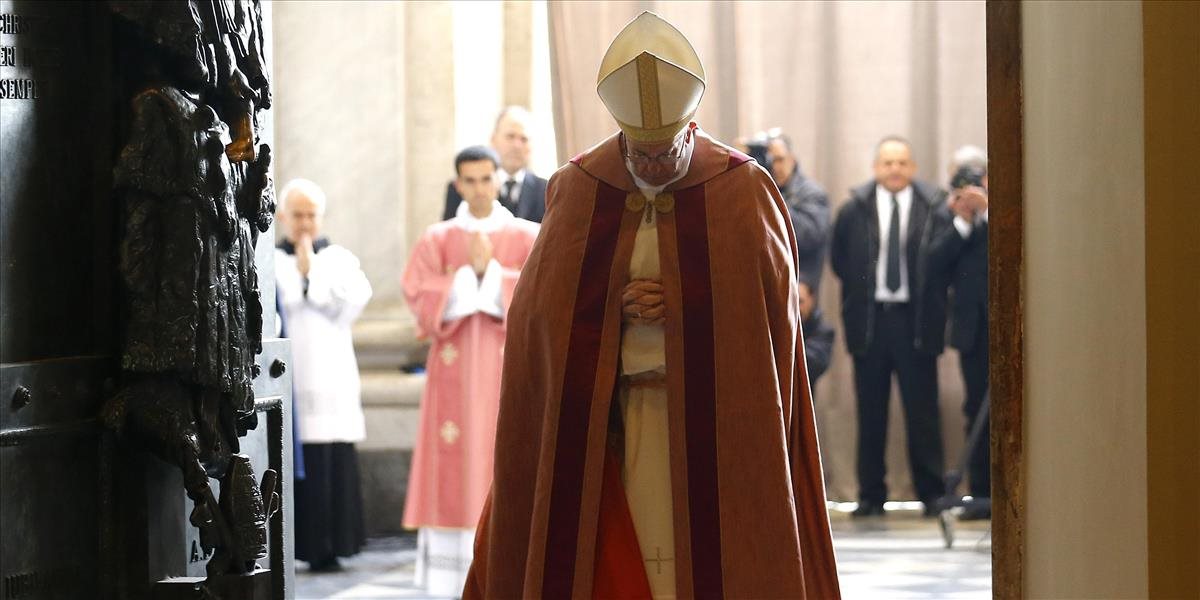 Pápež vyzval ľudí, aby napriek ťažkým časom neboli smutní
