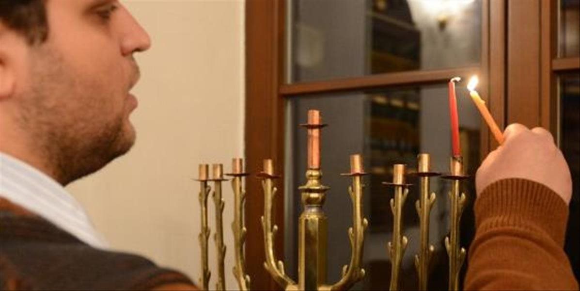 Tureckí židia prvýkrát v moderných dejinách verejne zapálili chanukovú sviecu