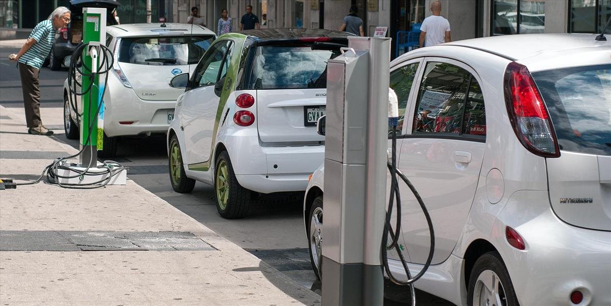 Dopyt po elektromobiloch v Nemecku klesá, dôvodom je lacný benzín