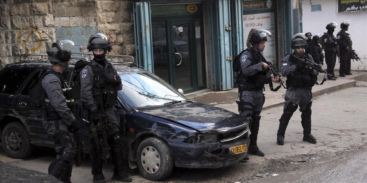Izraelská polícia zastrelila muža, ktorý autom narazil do ľudí na zastávke
