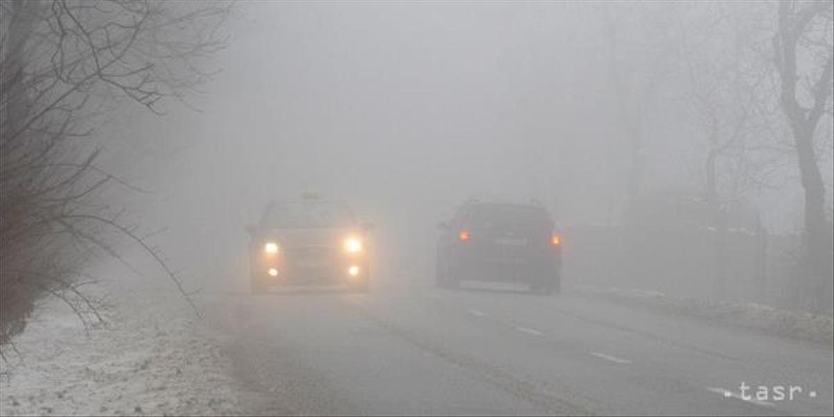 Slovenská správa ciest varuje vodičov: Na cestách sa tvorí hmla