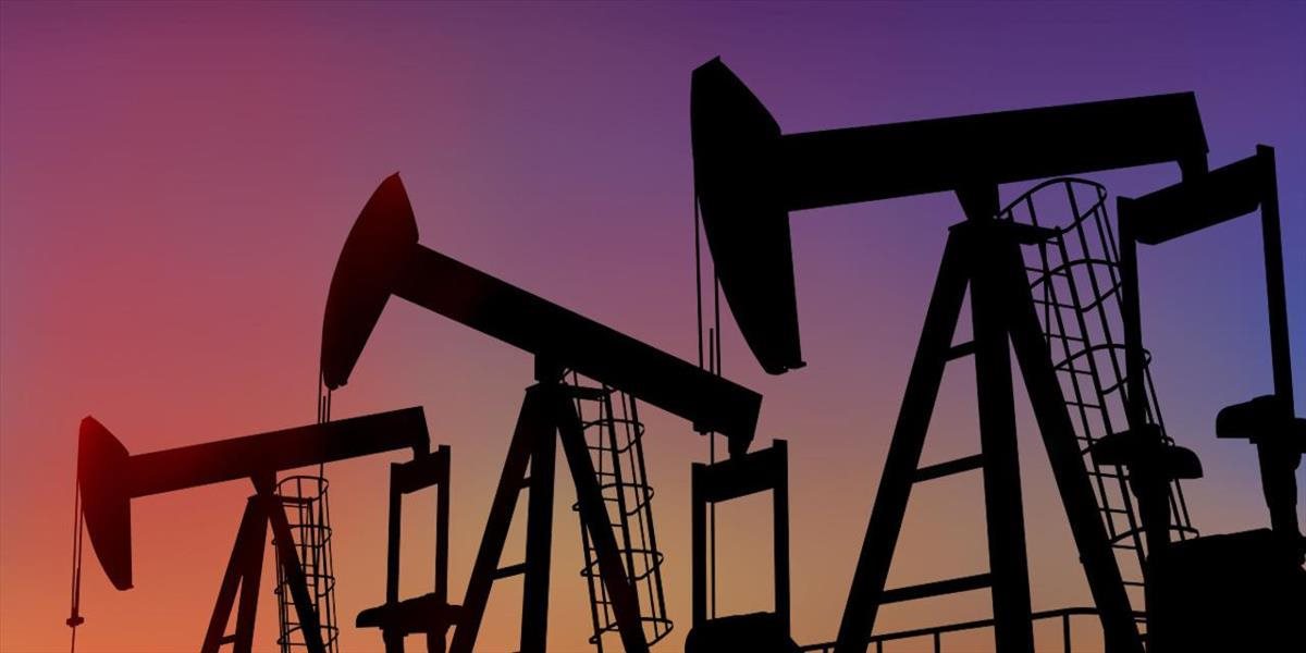 Ceny ropy zostávajú pod tlakom, americká WTI sa obchoduje pod 35,5 USD