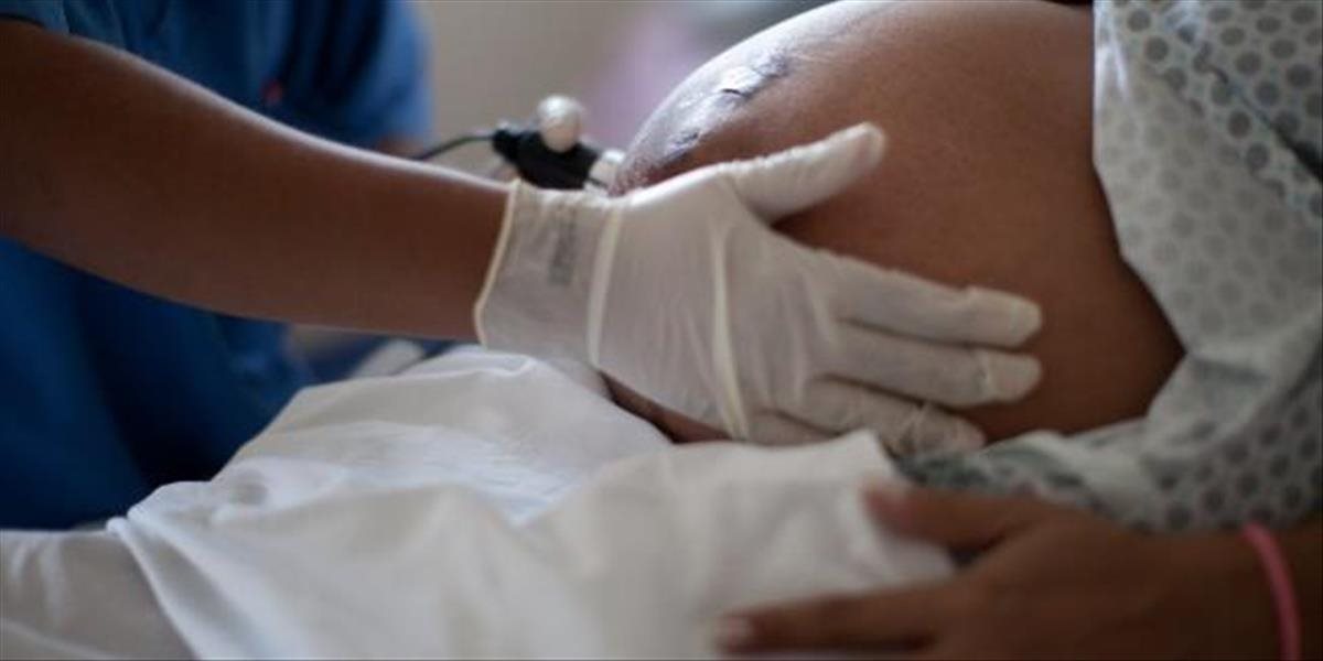 S maternicami sa obchodovať nebude: EP schváli Mikolášikov návrh o zákaze náhradného materstva