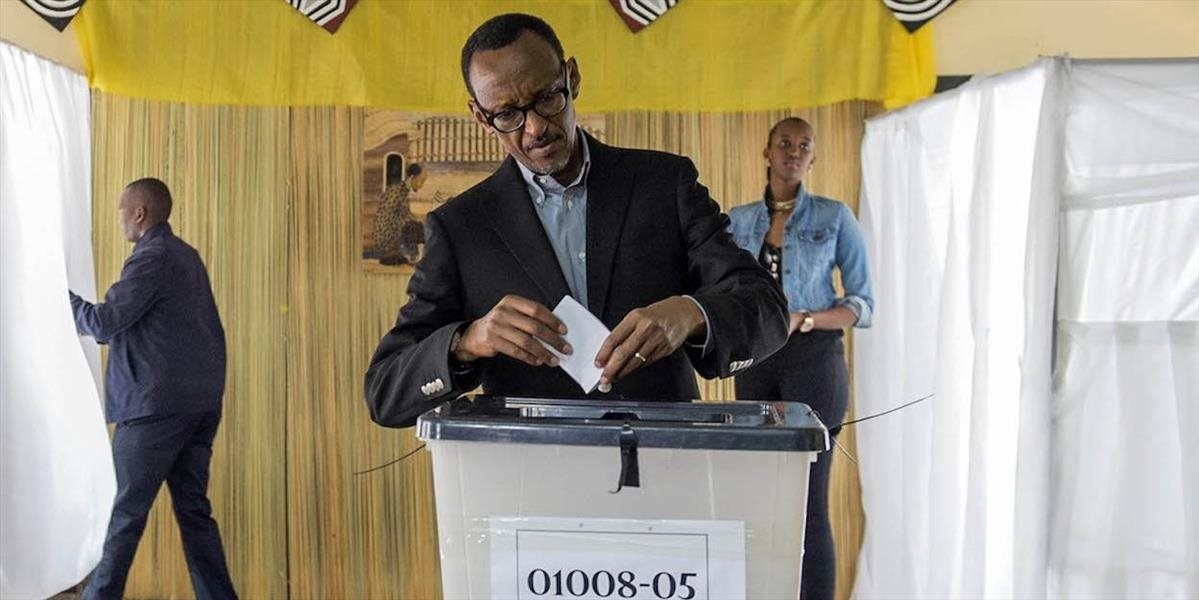 Voliči sa v referende vyslovili za zrušenie obmedzení pre prezidenta Rwandy