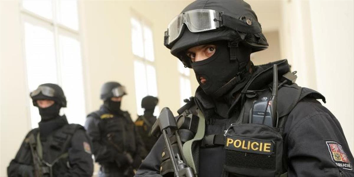 V Čechách zadržali muža, ktorý sa v mene Islamského štátu vyhrážal bombou