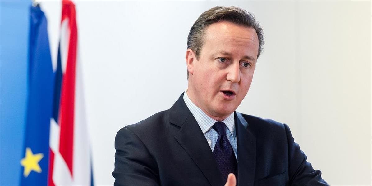 Cameron požaduje povoliť ženám v armáde aj priame bojové úlohy