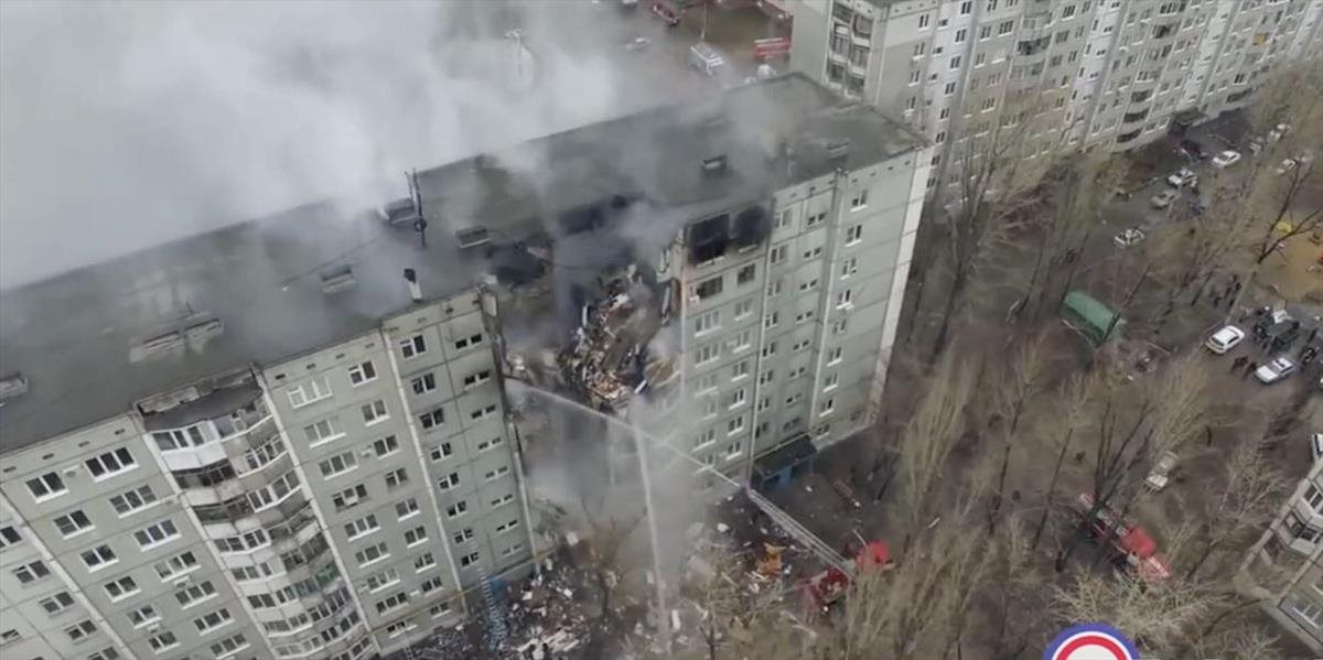 Brutálne VIDEO: V paneláku vo Volgograde vybuchol plyn, zničených je viacero bytov