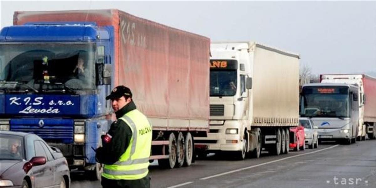 Polícia udelila nákladným autám výnimku na dojazd