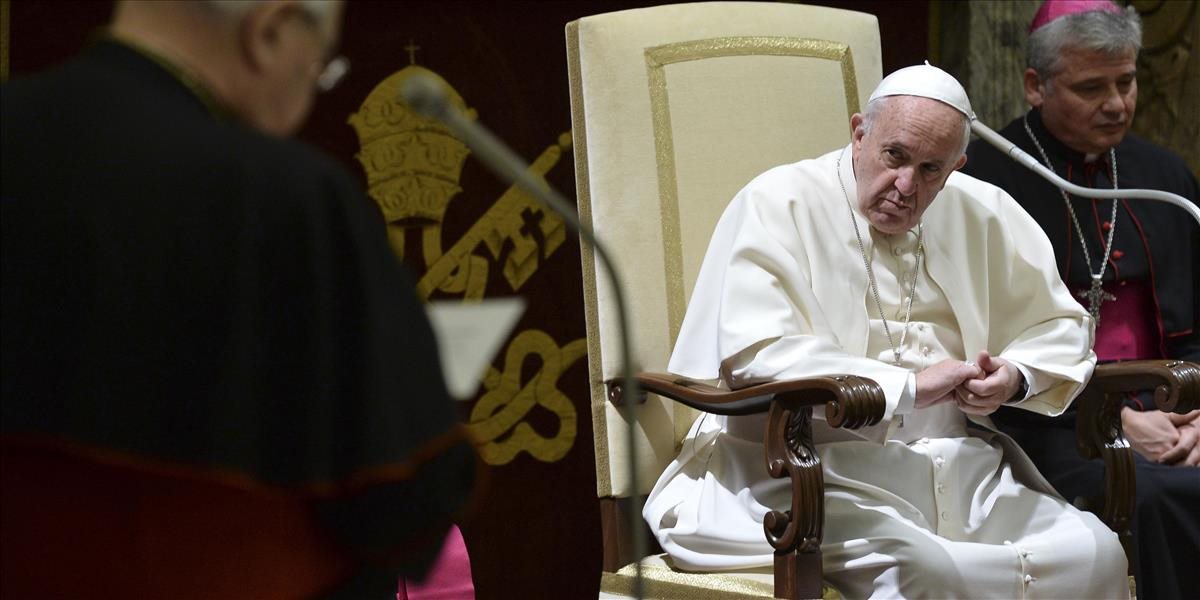 Pápež v predvianočnom prejave zverejnil katalóg liekov na neduhy Vatikánu