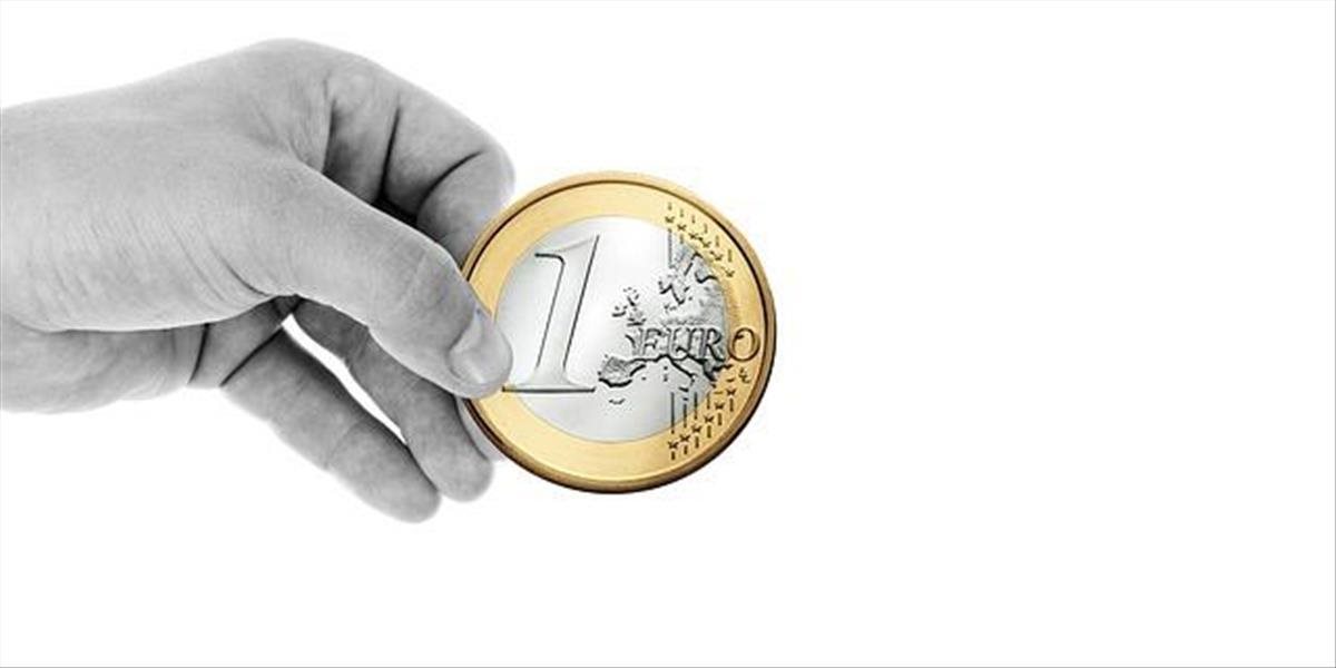 Kurz eura sa drží nad úrovňou 1,09 USD/EUR