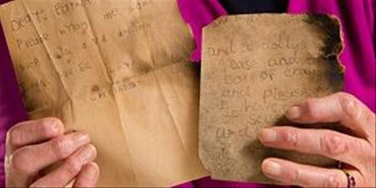 FOTO V komíne Garthmyl Hall našli 77-ročné listy s vianočnými želaniami, ich autorka stále žije